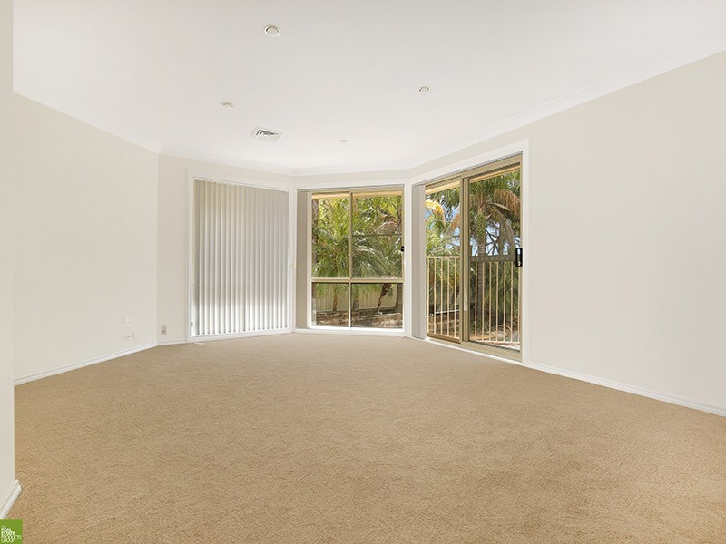 210 Derribong Drive, Cordeaux Heights NSW 2526
