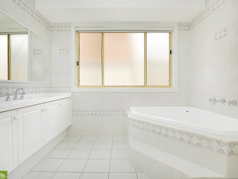 210 Derribong Drive, Cordeaux Heights NSW 2526