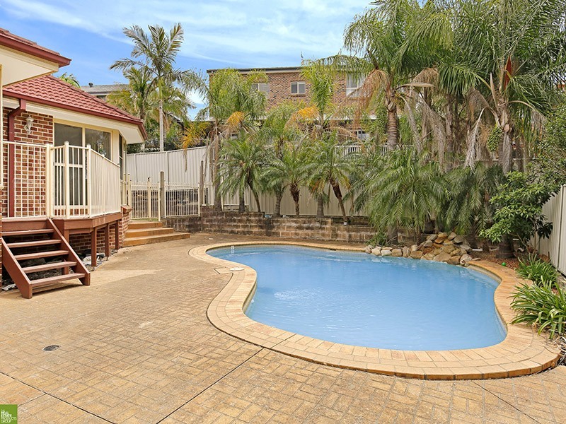 210 Derribong Drive, Cordeaux Heights NSW 2526