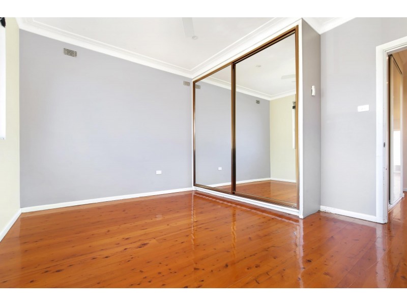 76 Ellengowan Crescent, Balgownie NSW 2519