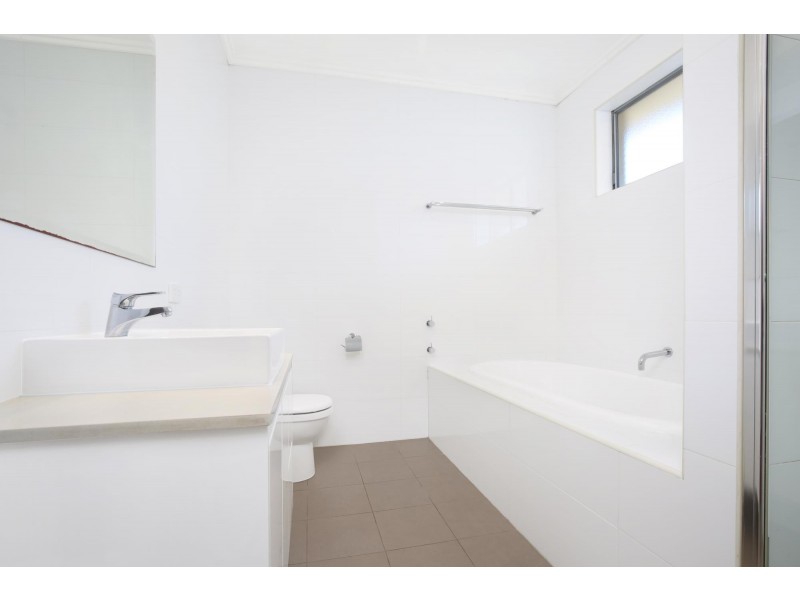 76 Ellengowan Crescent, Balgownie NSW 2519
