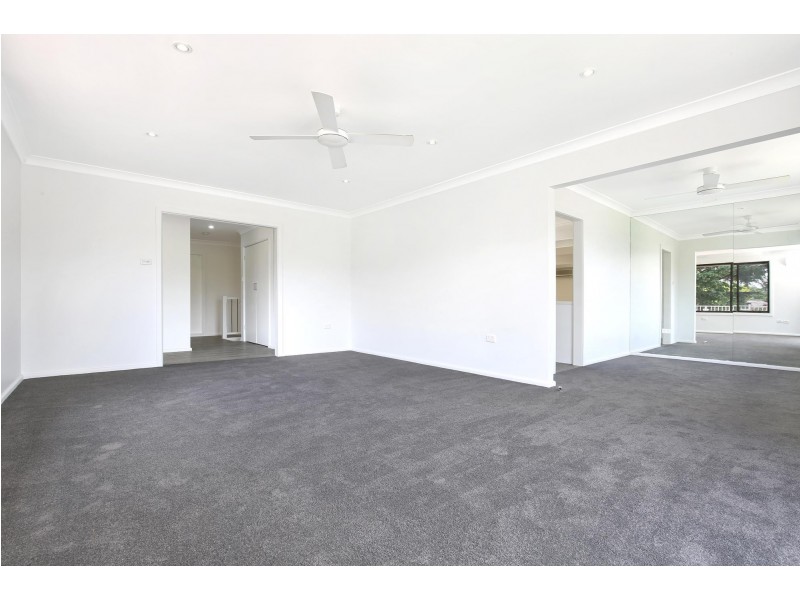 42 McAndrew Crescent, Mangerton NSW 2500