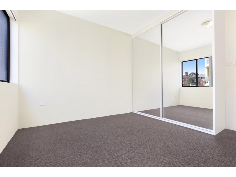 4/4 Pleasant Avenue, North Wollongong NSW 2500