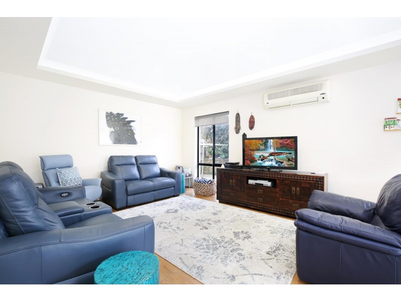 14 Robins Creek Drive, Horsley NSW 2530