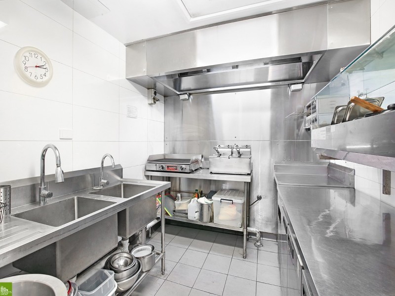 14 Investigator Drive, Unanderra NSW 2526