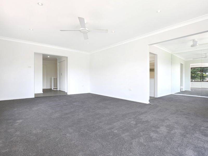 42 McAndrew Crescent, Mangerton NSW 2500