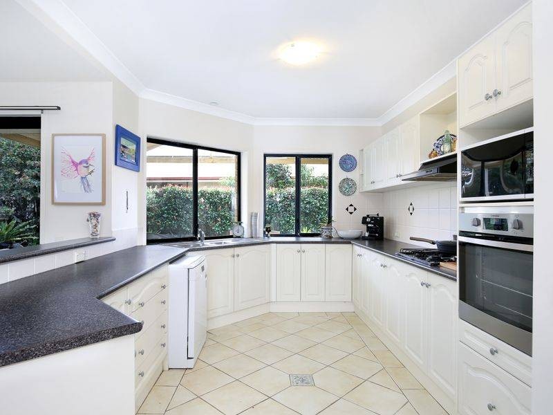 14 Robins Creek Drive, Horsley NSW 2530