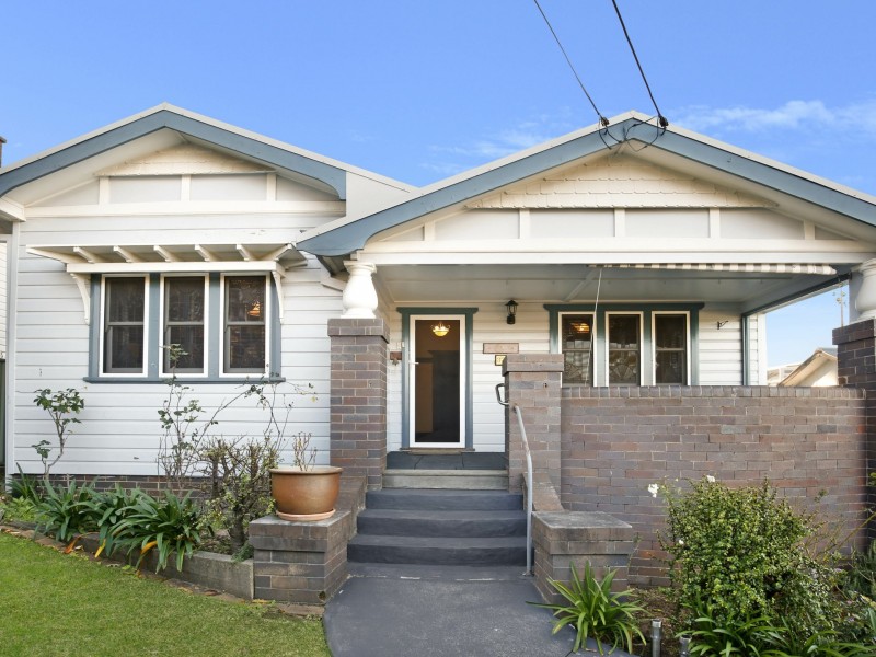 37 Rosemont Street, West Wollongong NSW 2500