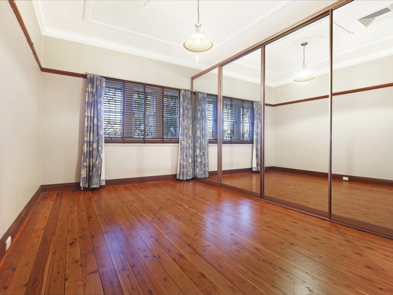 37 Rosemont Street, West Wollongong NSW 2500