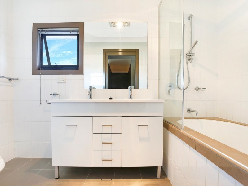 2/34 Lake Parade, East Corrimal NSW 2518