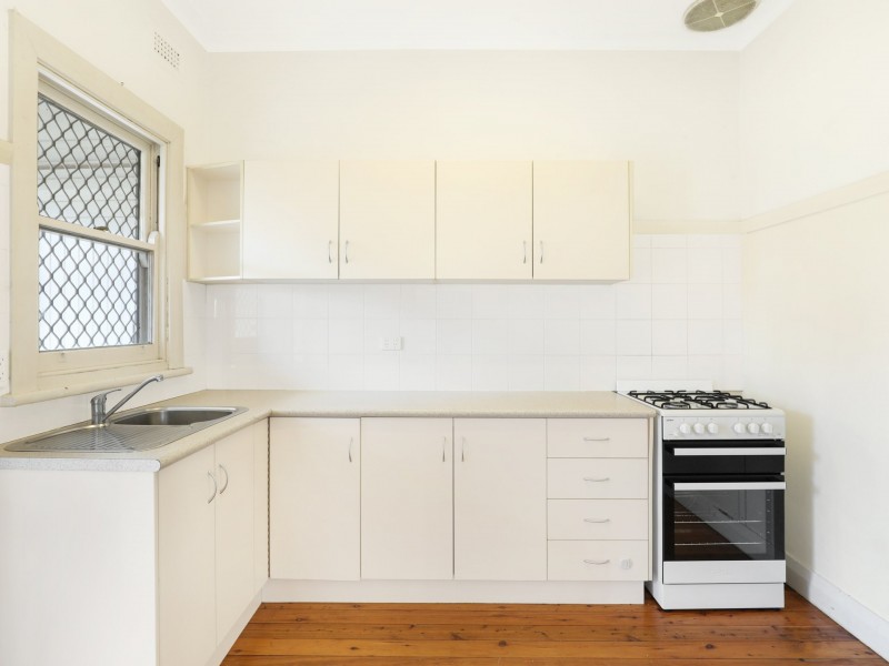13 Heaslip Street, Coniston NSW 2500