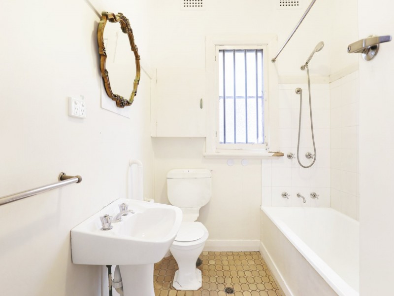 13 Heaslip Street, Coniston NSW 2500