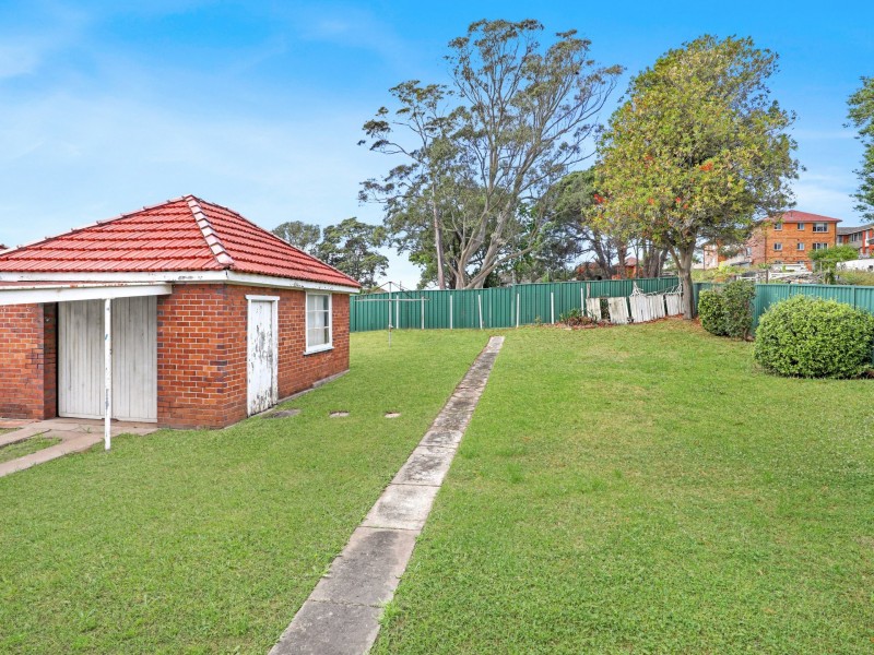 13 Heaslip Street, Coniston NSW 2500
