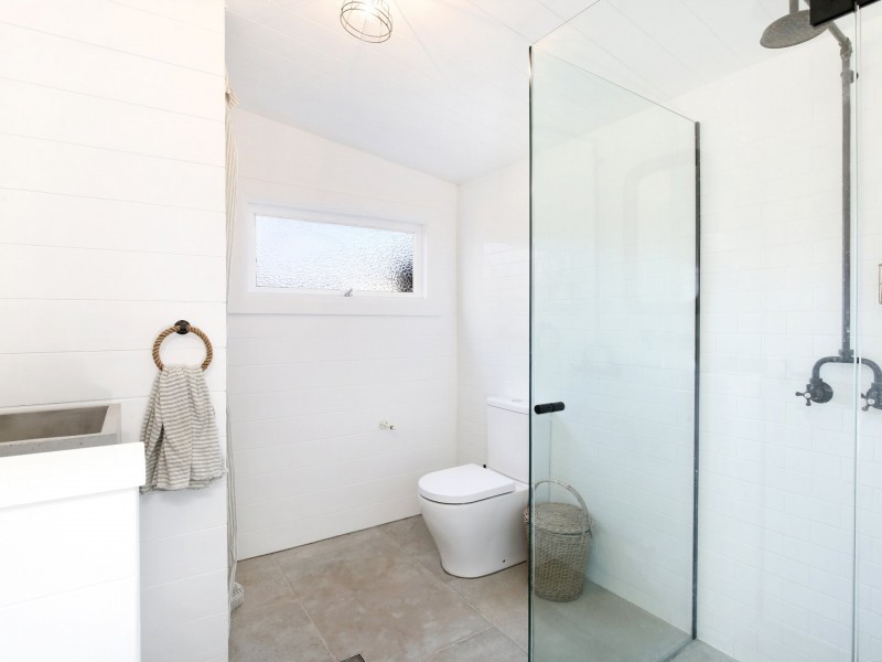 8 Beresford Street, Coniston NSW 2500