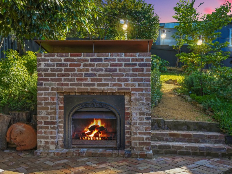 8 Beresford Street, Coniston NSW 2500