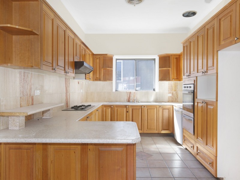 46 Urunga Parade, West Wollongong NSW 2500