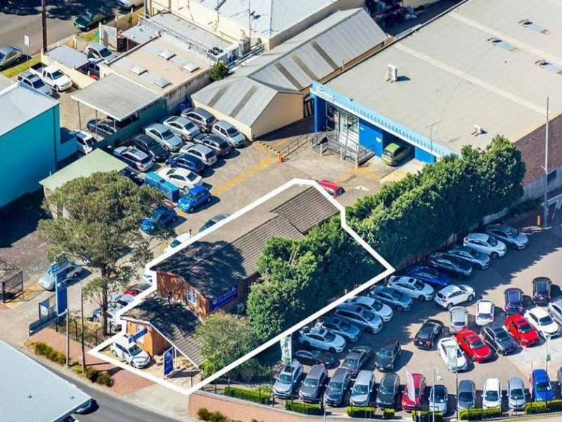 180 Pacific Highway, Hornsby NSW 2077