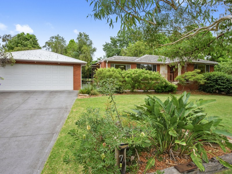 7 Hillside Parade, Mount Colah NSW 2079