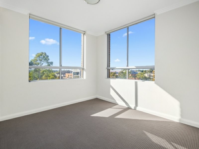 Unit 602/25-31 Orara street, Waitara NSW 2077