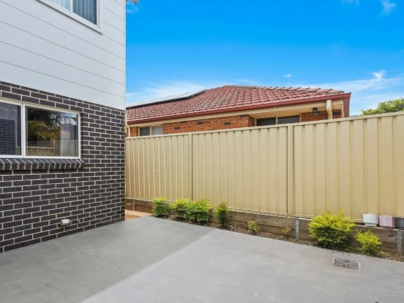 2/47 Parkes Street, Oak Flats NSW 2529