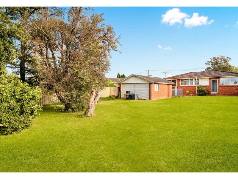 4 Attlee Place, Winston Hills NSW 2153