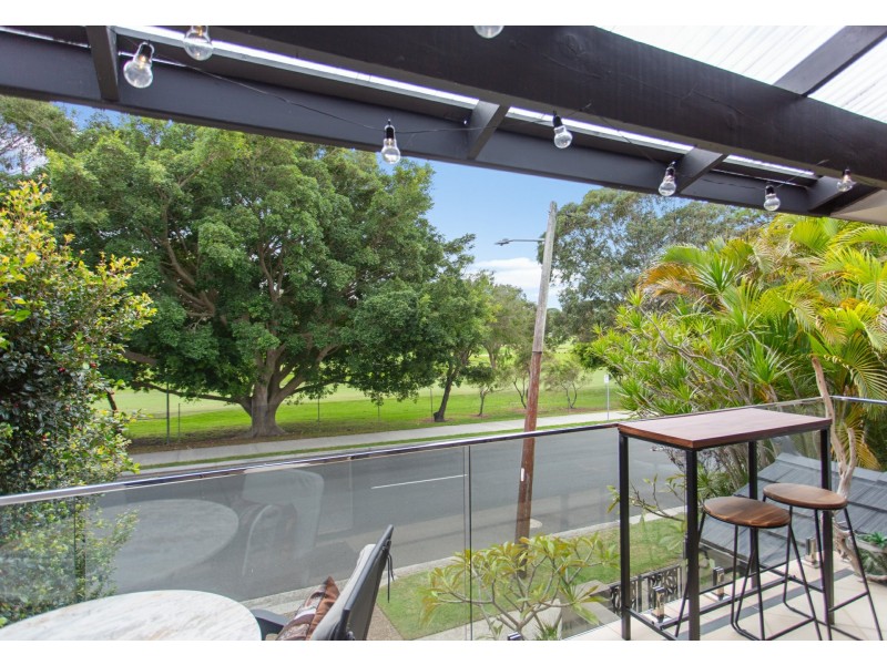 2 Seaview Street, Cronulla NSW 2230