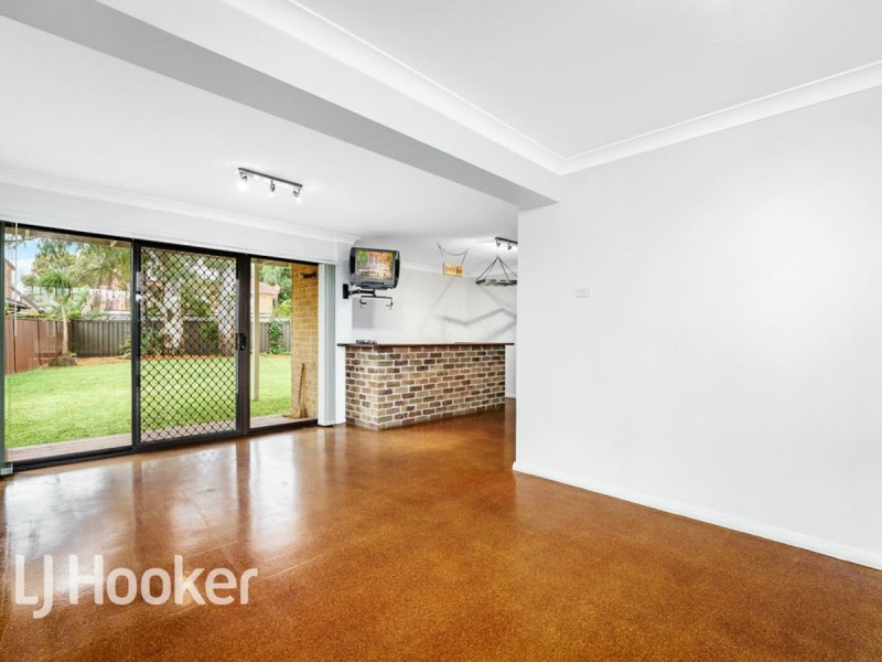 6 Roebuck Place, Illawong NSW 2234