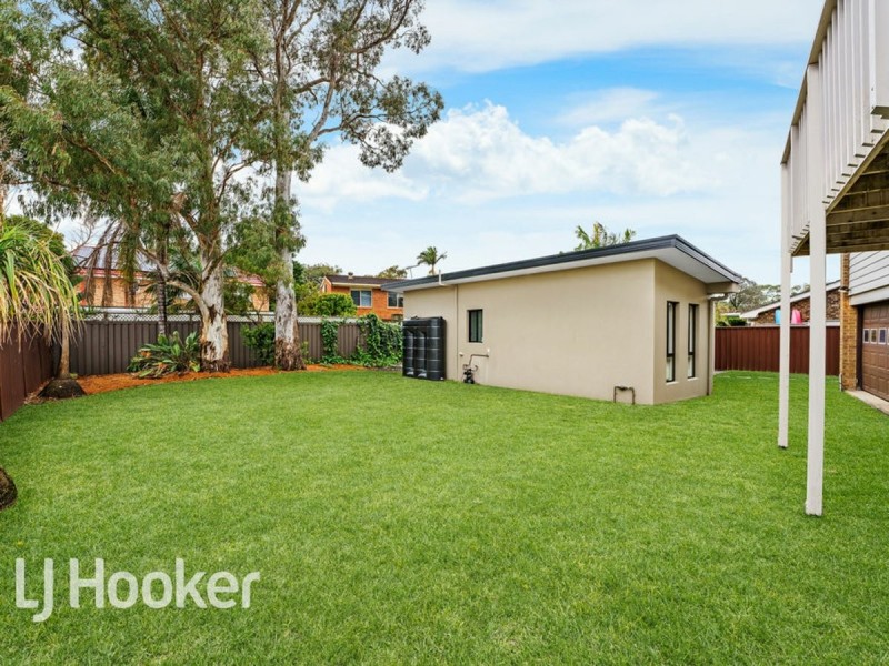 6 Roebuck Place, Illawong NSW 2234