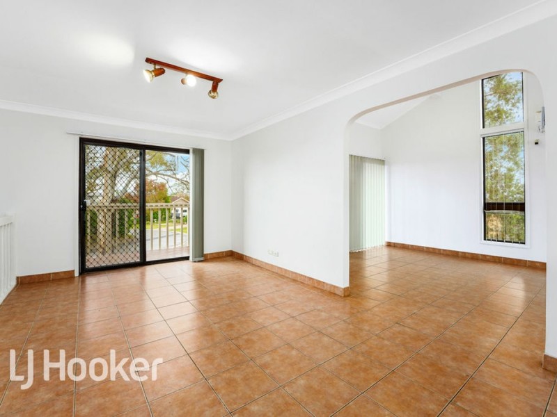 6 Roebuck Place, Illawong NSW 2234