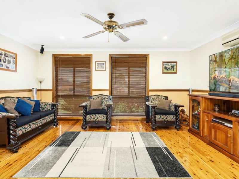 5 Blackbutt Place, The Oaks NSW 2570