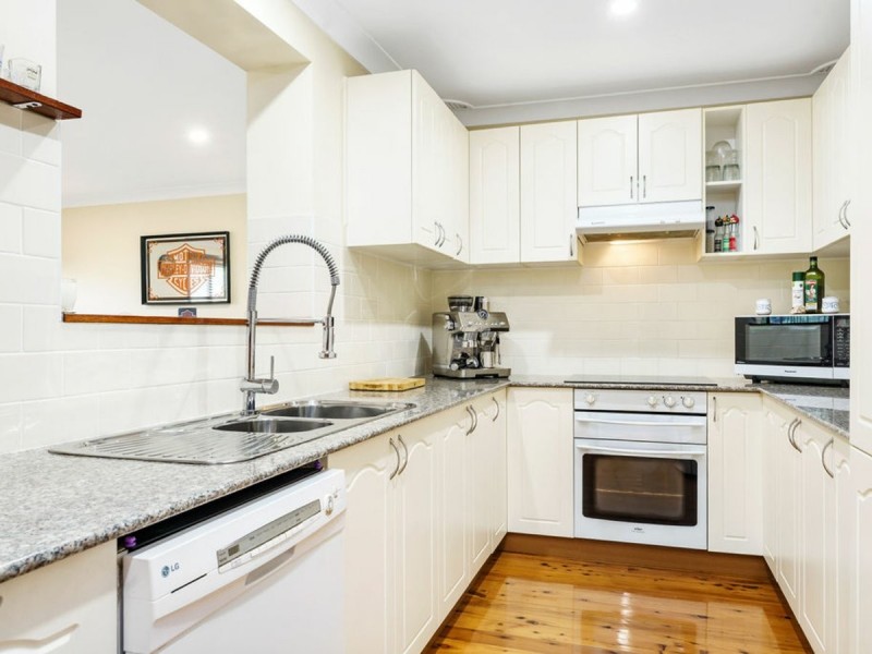 5 Blackbutt Place, The Oaks NSW 2570