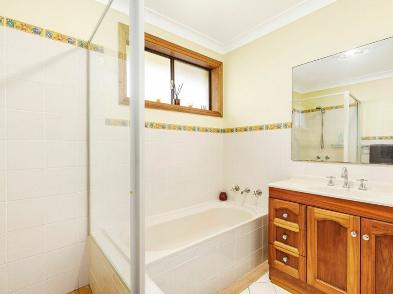 5 Blackbutt Place, The Oaks NSW 2570