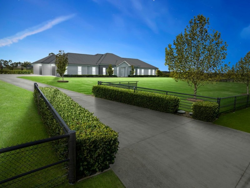 7 Westminster Place, Razorback NSW 2571