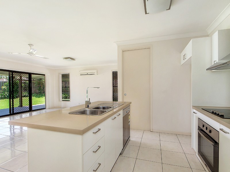 6 Bolingbroke Street East, Fernvale QLD 4306