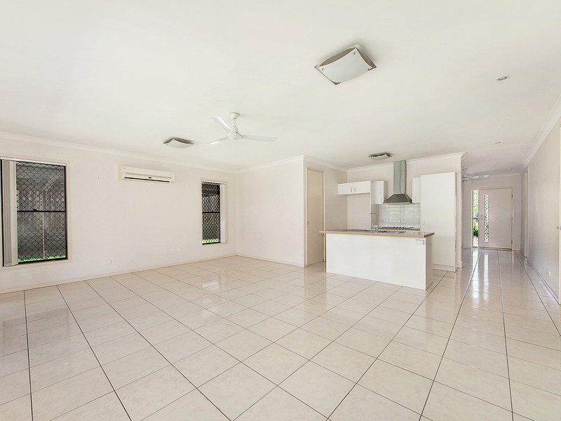 6 Bolingbroke Street East, Fernvale QLD 4306
