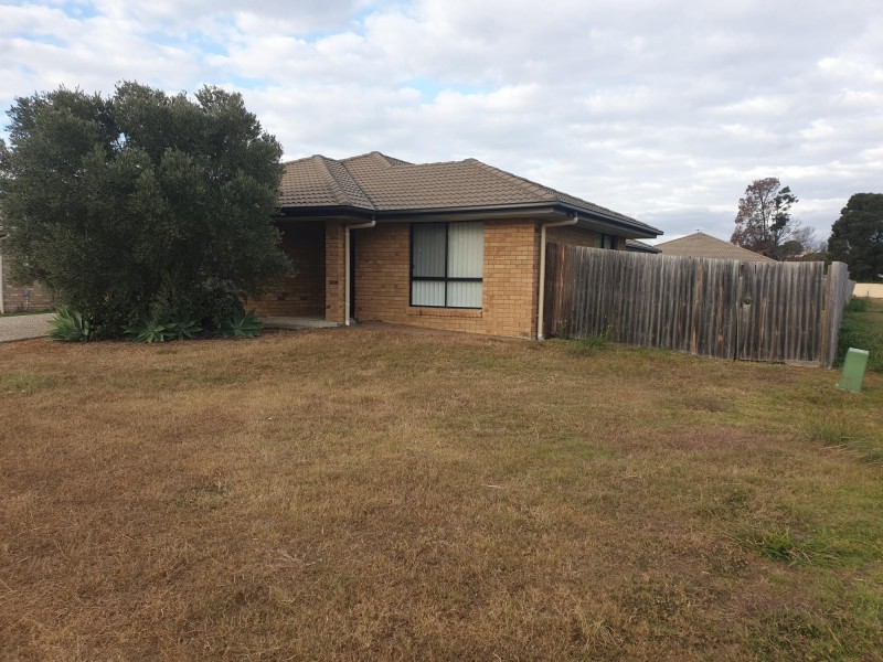 23 McInnes St, Lowood QLD 4311