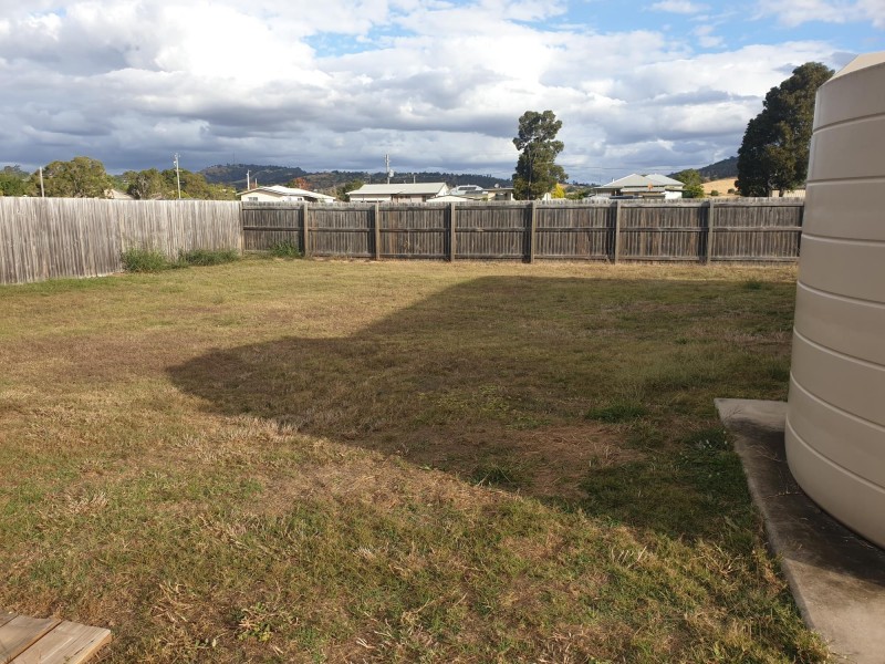 23 McInnes St, Lowood QLD 4311