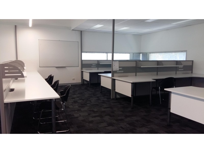 8 Gordon st, Ipswich QLD 4305