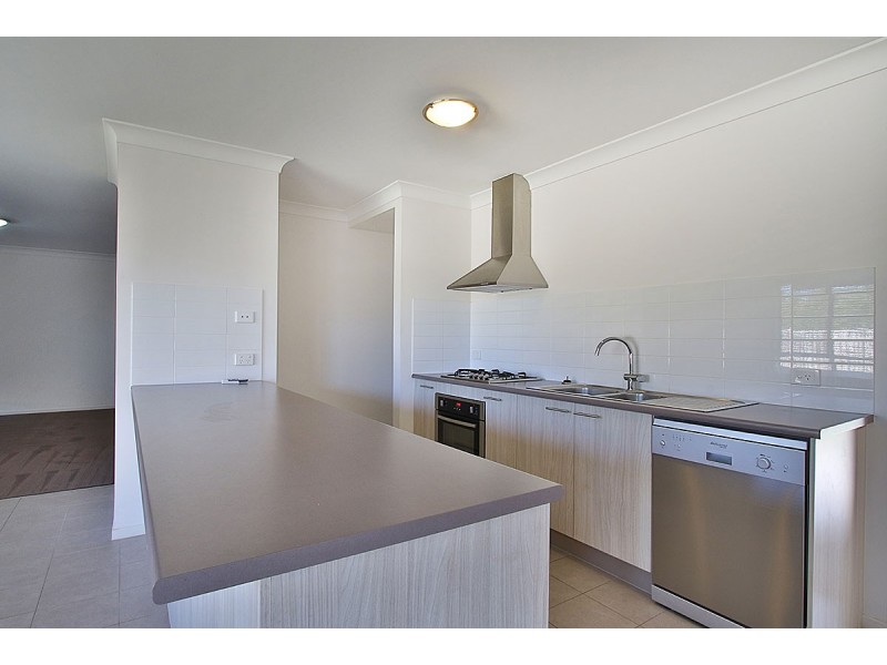 18 Cottonwood Crescent, Fernvale QLD 4306