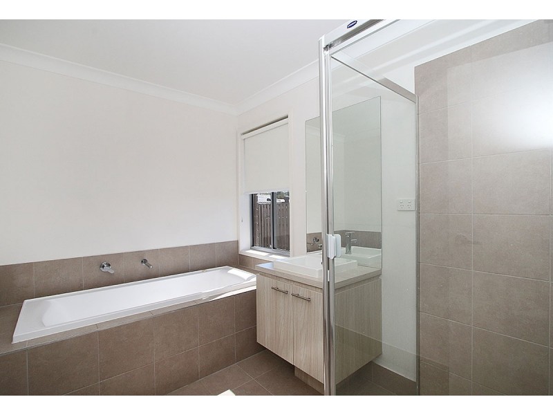 18 Cottonwood Crescent, Fernvale QLD 4306