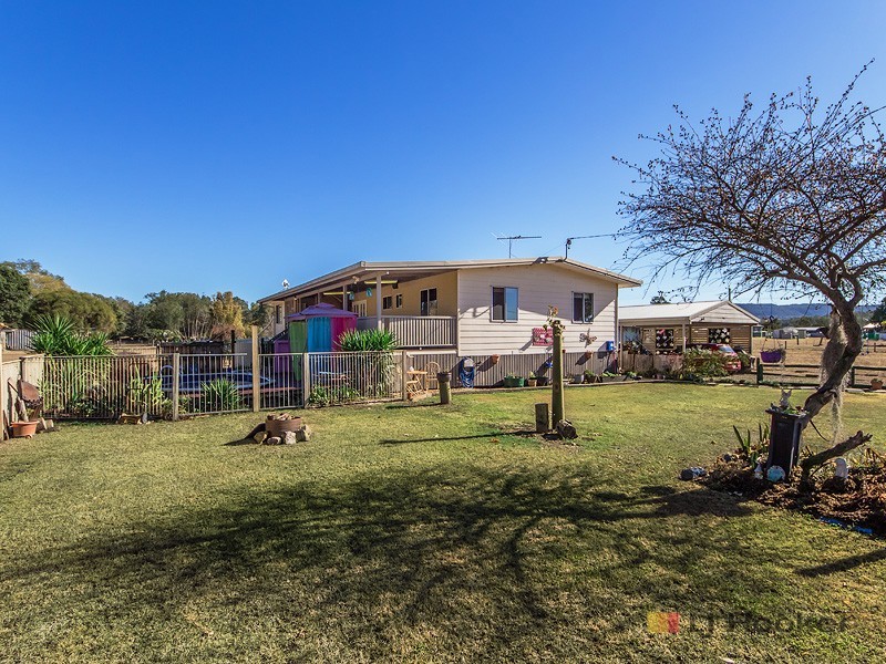 4-6 Newcastle St, Calvert QLD 4340