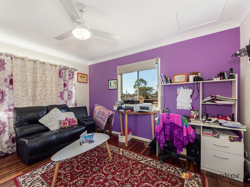 4-6 Newcastle St, Calvert QLD 4340