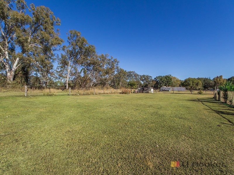 4-6 Newcastle St, Calvert QLD 4340