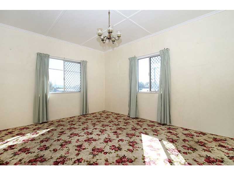15 Cairns Road, Ebbw Vale QLD 4304