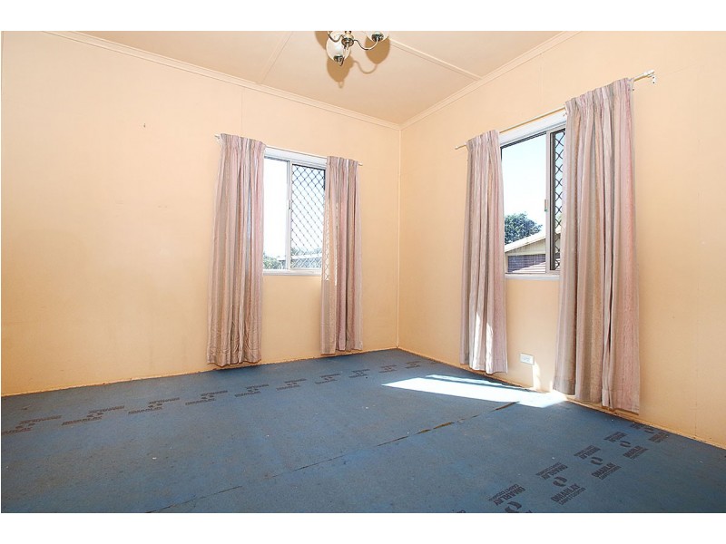 15 Cairns Road, Ebbw Vale QLD 4304
