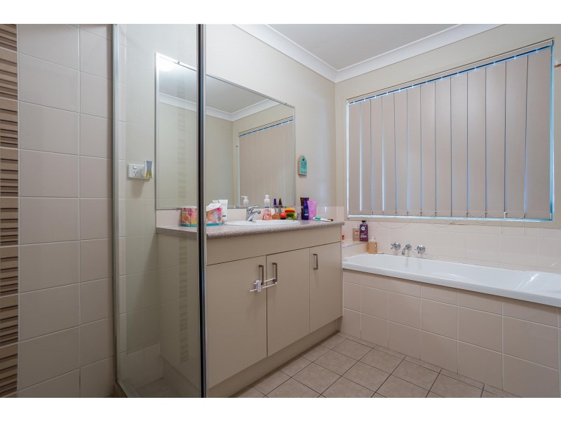 12 Regency Cres., Moggill QLD 4070