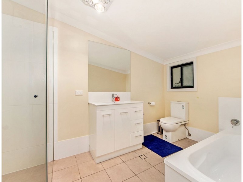 24 Pine Street, North Ipswich QLD 4305