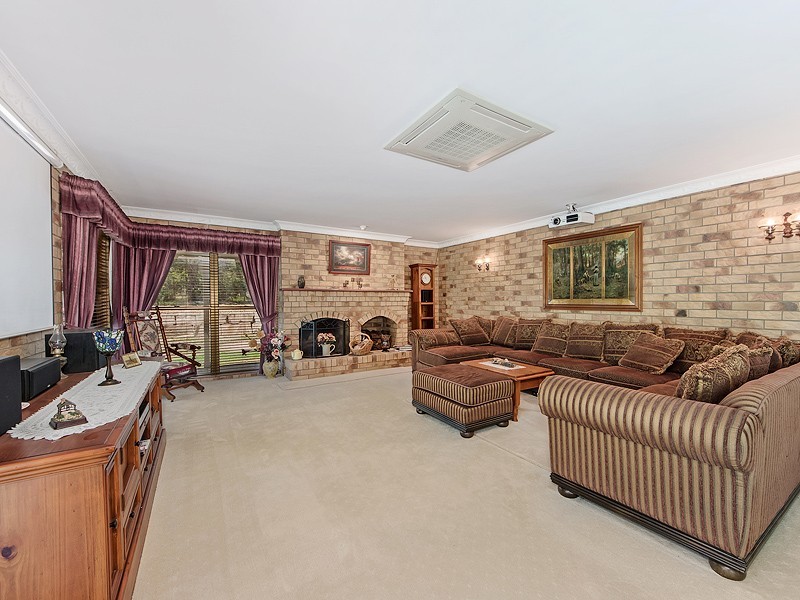 53 Durlik Road, Pine Mountain QLD 4306