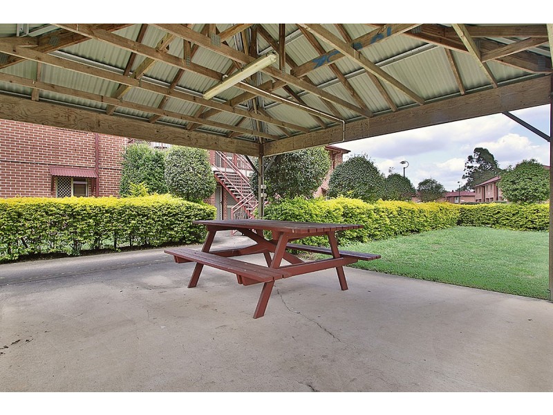 8/191-199 Warwick Rd, Churchill QLD 4305