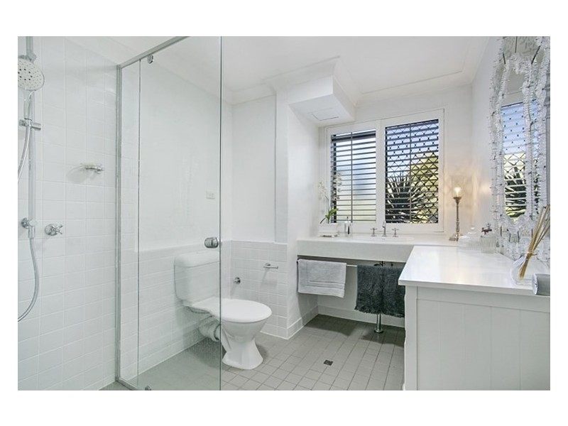 1/42 Sir Fred Schonell Drive, St Lucia QLD 4067